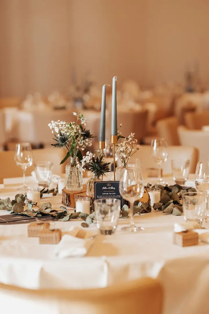 Long reception table with low candles